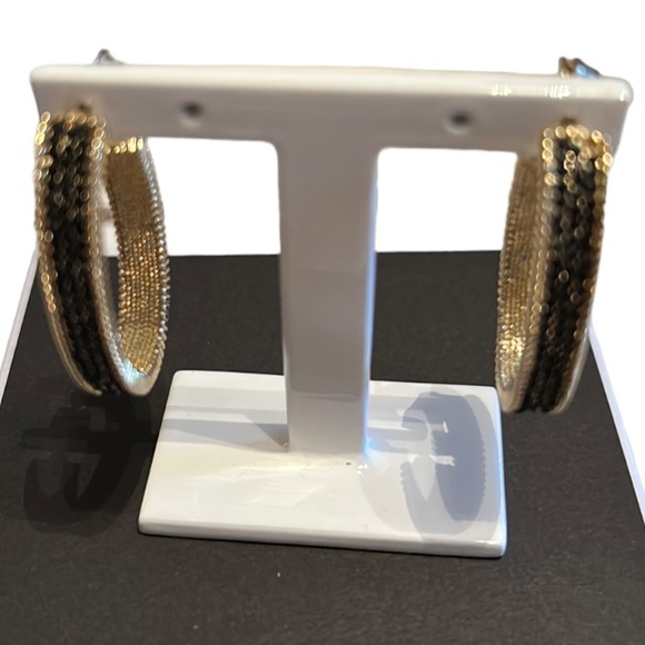 GOLD oval loop earrings with black crystals - Picture 2 of 8